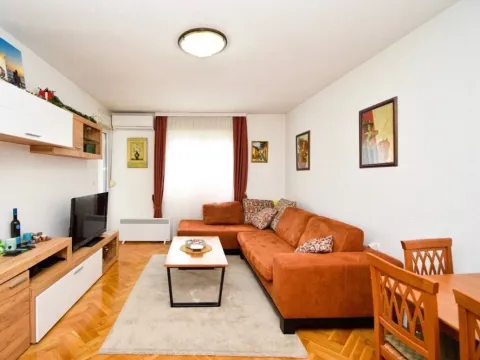 Rent, one bedroom apartment, 51m², Ljubović, Podgorica - image 1