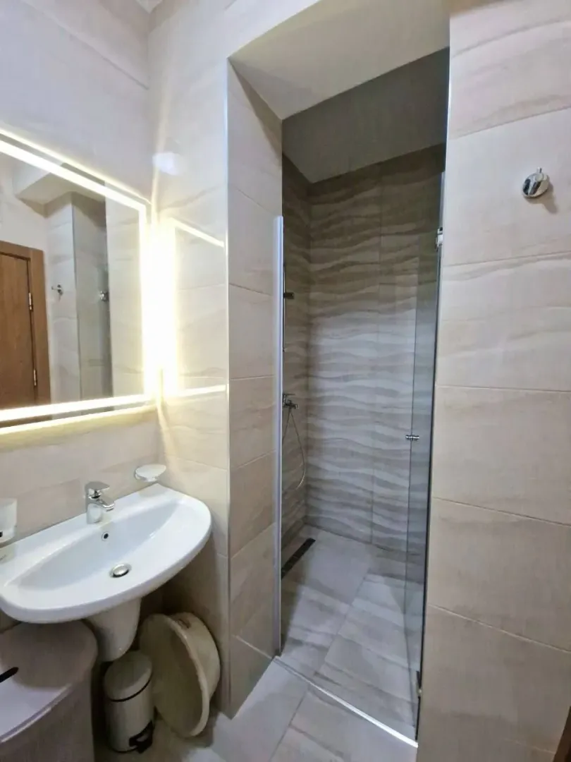 Izdavanje, jednosoban stan, 47m², Rozino, Budva