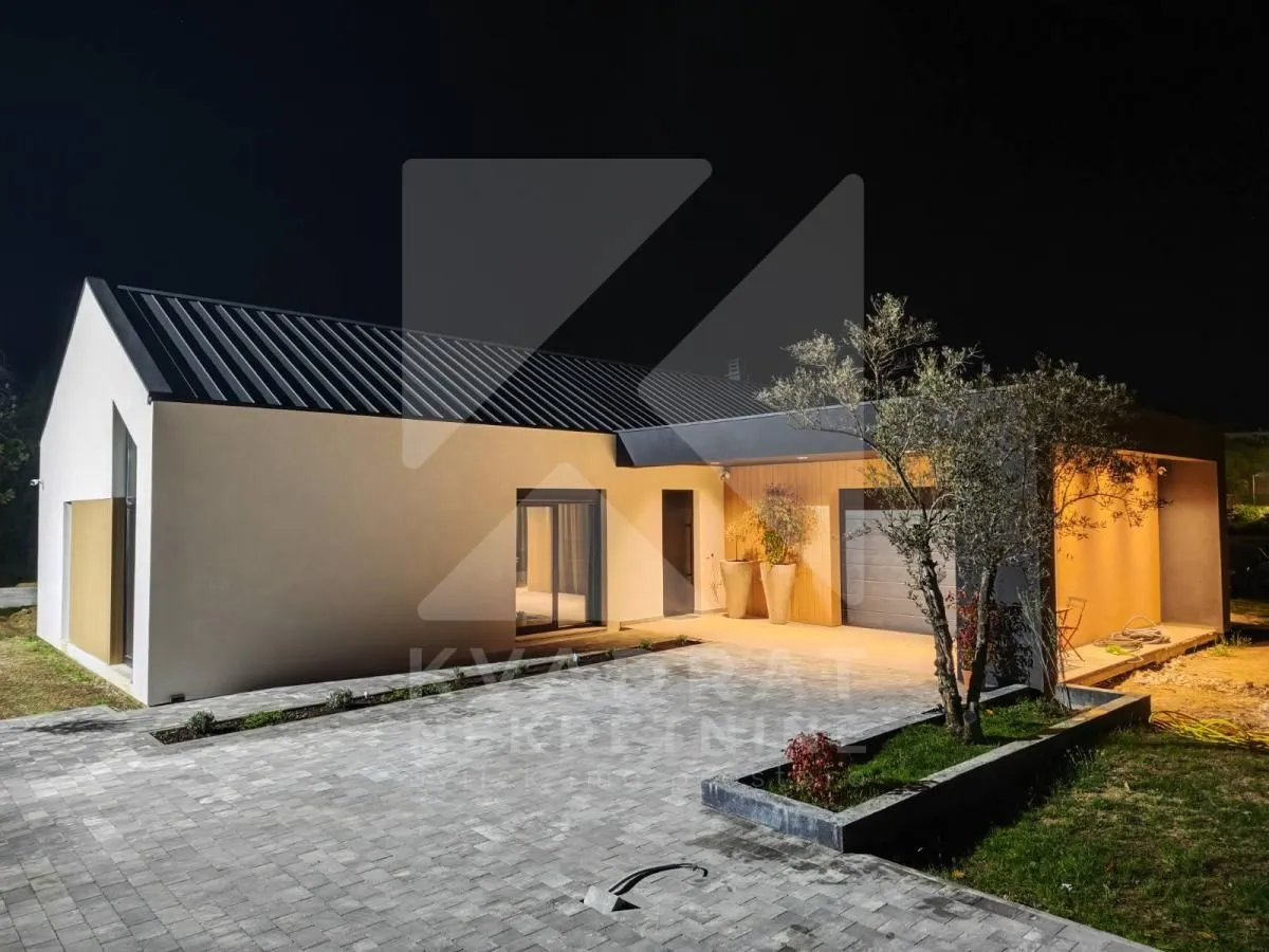 Sale, house, 189m², Grlić, Danilovgrad