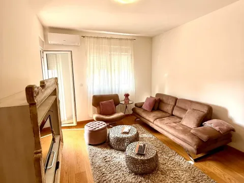 Rent, one bedroom apartment, 48m², New City, Podgorica - image 10