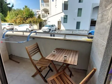 Rent, one bedroom apartment, 35m², Velji Vinogradi, Budva - image 11