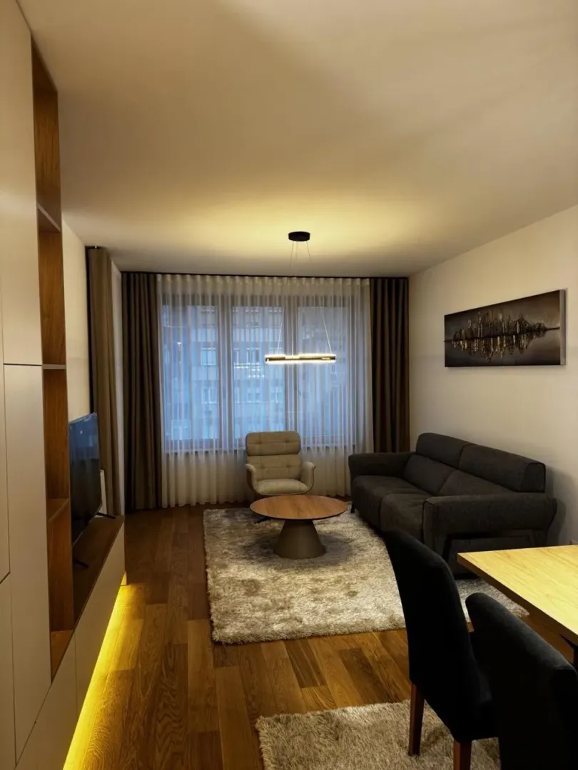Izdavanje, dvosoban stan, 56m², Čukarica, Beograd