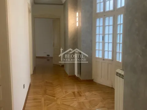 Izdavanje, četvorosoban stan, 135m², Skadarlija, Beograd - image 9