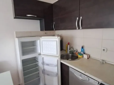 Izdavanje, dvosoban stan, 50m², Stari Aerodrom, Podgorica - image 3