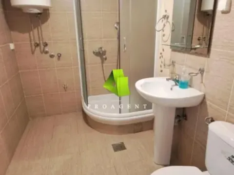 Izdavanje, poslovni prostor, 73m², Dom zdravlja, Niš - image 9