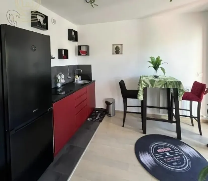 Izdavanje, dvosoban stan, 40m², Dušanovac, Voždovac Sve Podlokacije