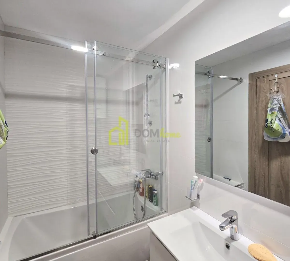 Izdavanje, dvosoban stan, 69m², Master Kvart, Podgorica