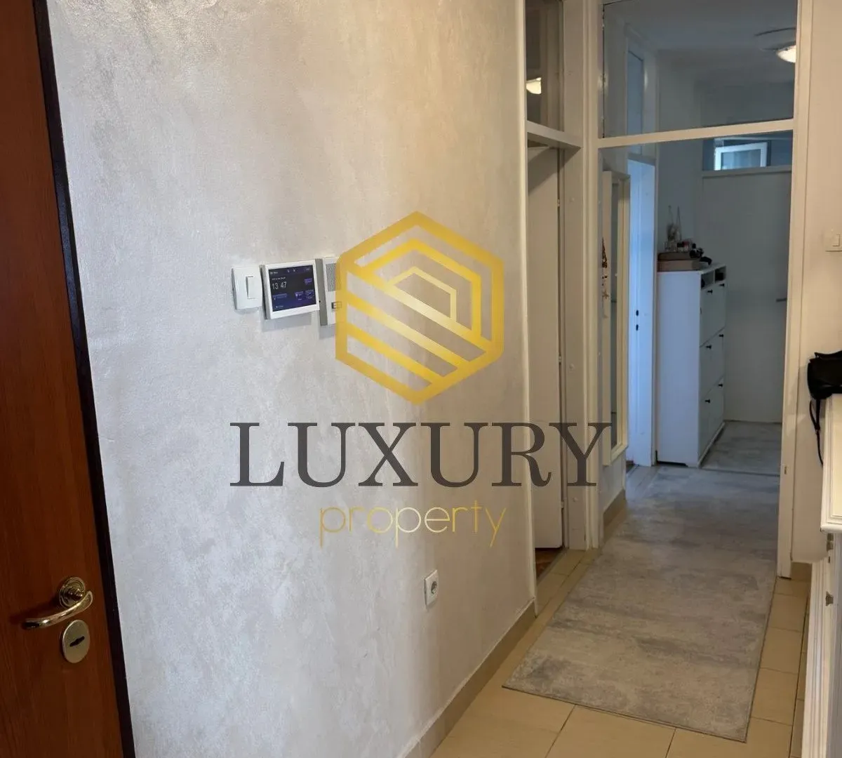 Prodaja, trosoban stan, 87m², Blok 6, Podgorica