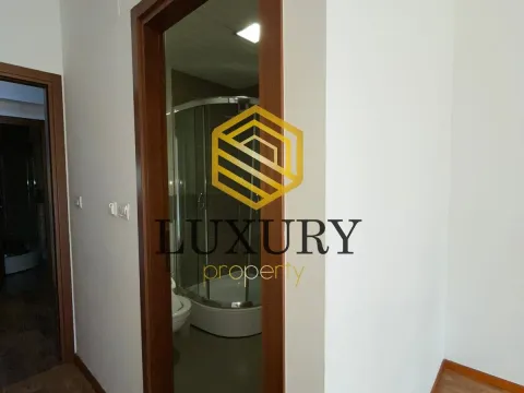 Izdavanje, trosoban stan, 110m², City Kvart, Podgorica - image 10