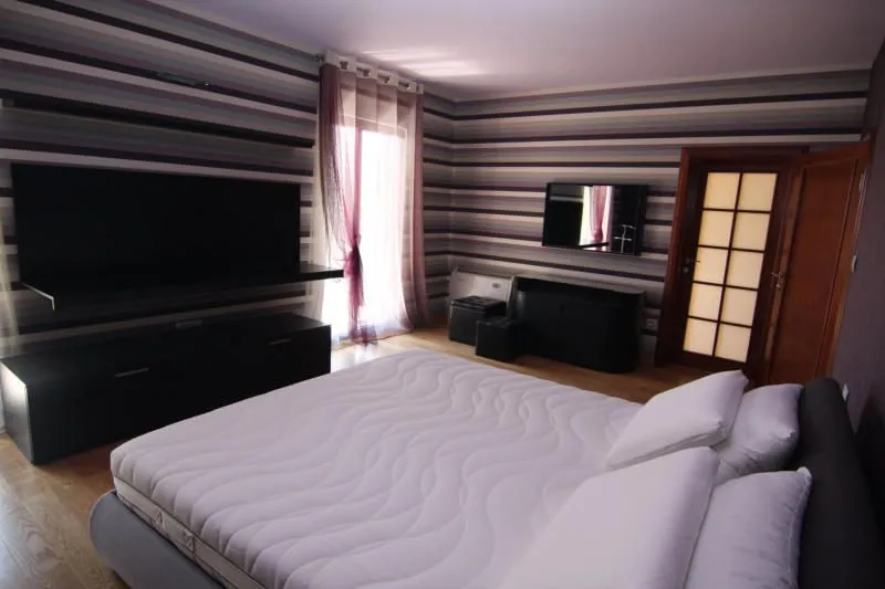 Prodaja, kuća, 233m², Lastva Grbaljska, Kotor
