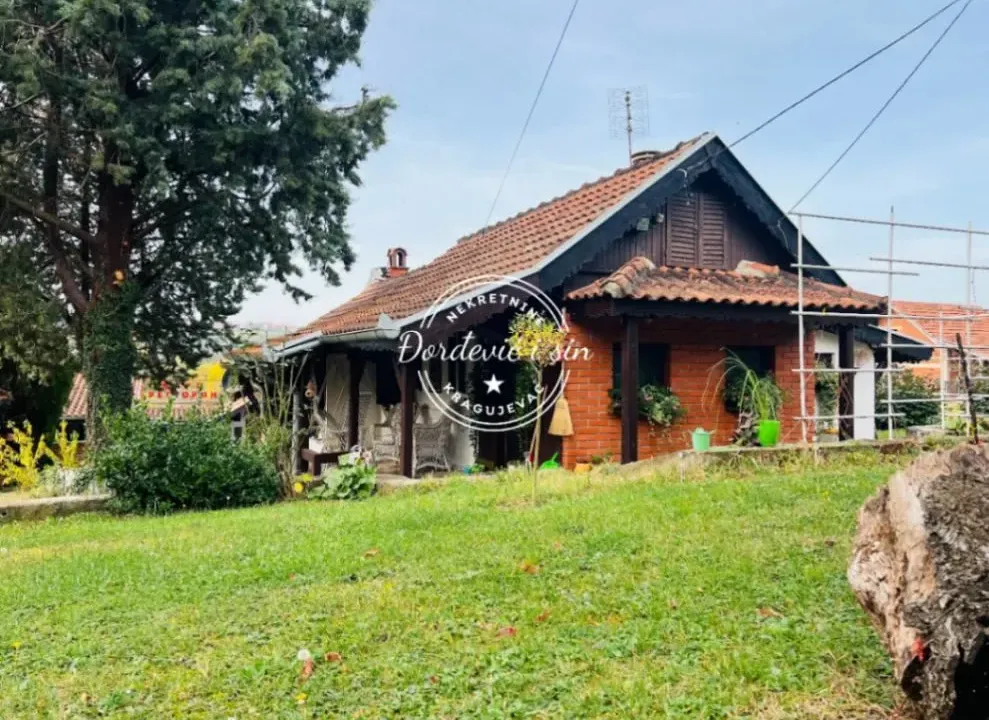 Prodaja, kuća, 340m², Knić, Srbija