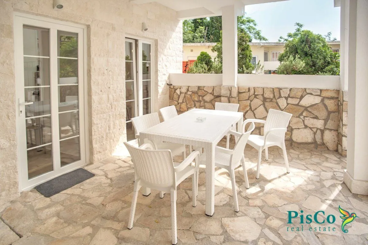 Prodaja, četvorosoban stan, 200m², Herceg Novi, Crna Gora
