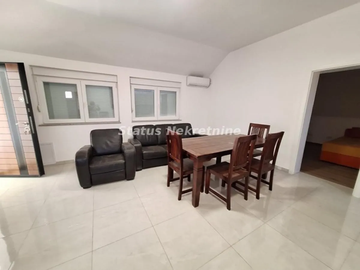Izdavanje, dvosoban stan, 65m², Petrovaradin, Novi Sad