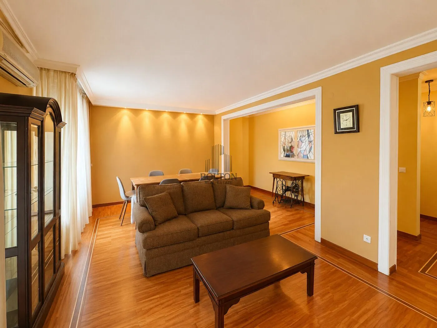 Rent, four bedroom apartment, 101m², Vračar, Šid