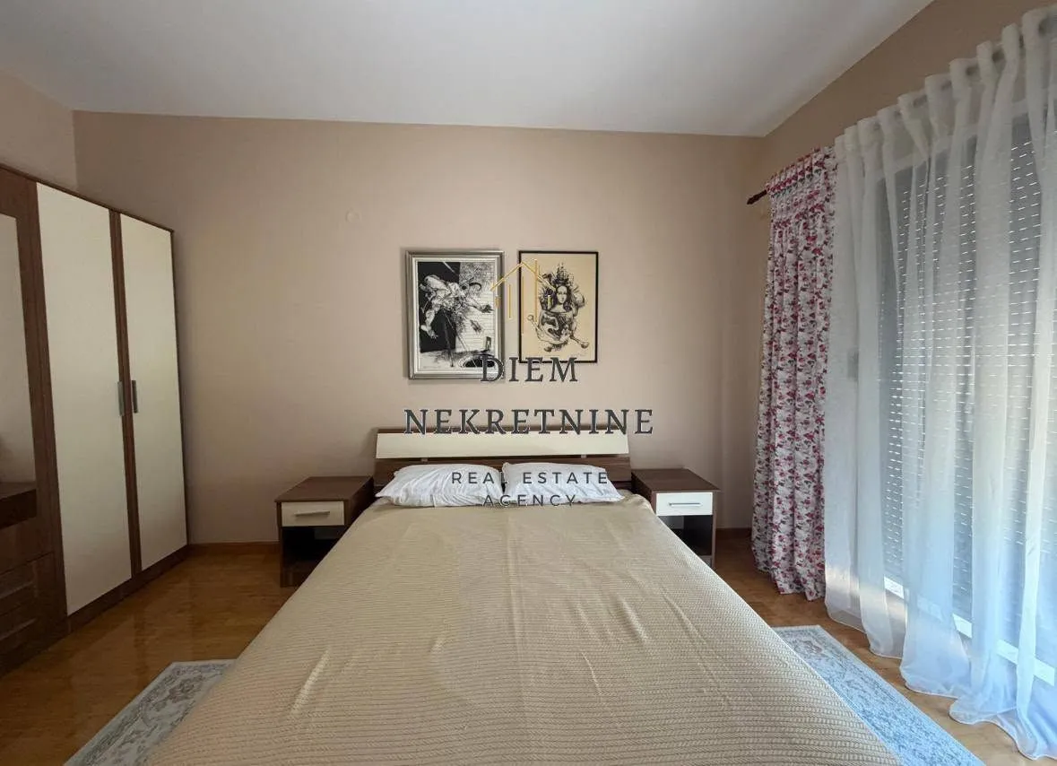 Prodaja, jednosoban stan, 65m², Centar, Bar