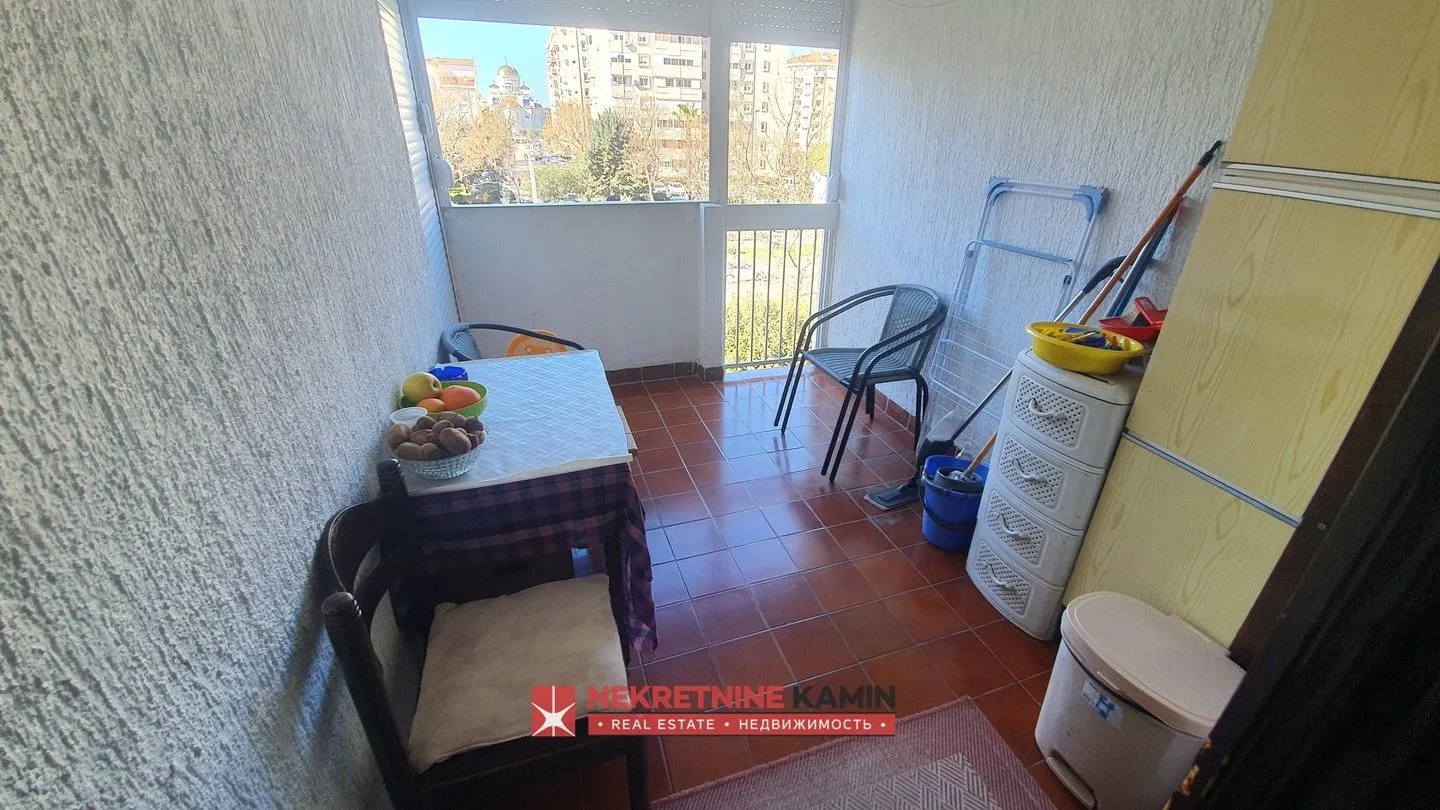 Prodaja, dvosoban stan, 64m², Centar, Bar