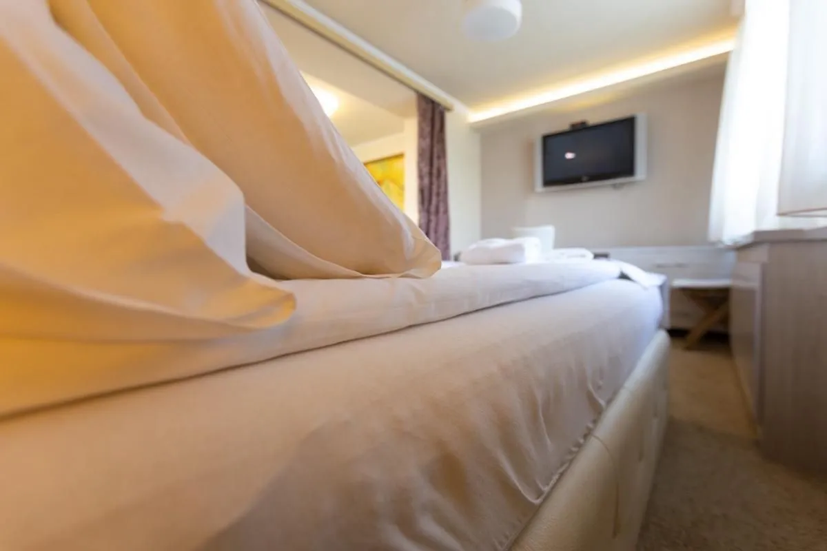 Rent, office space, 250m², Sajmište, Novi Sad