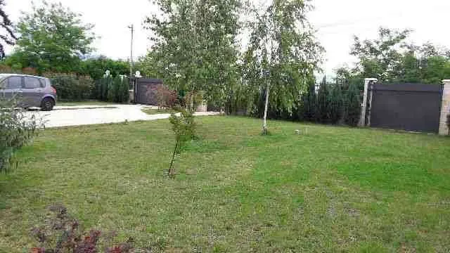 Izdavanje, kuća, 200m², Tološi, Podgorica