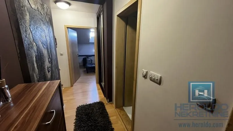 Prodaja, trosoban stan, 71m², Centar, Jagodina