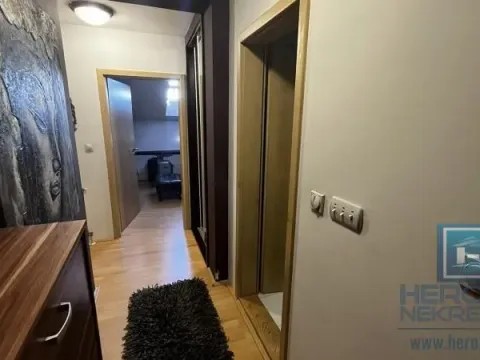 Prodaja, trosoban stan, 71m², Centar, Jagodina - image 8