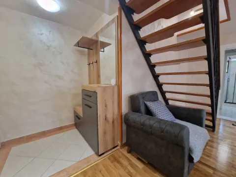 Rent, two bedroom apartment, 72m², Budva, Crna Gora - image 21