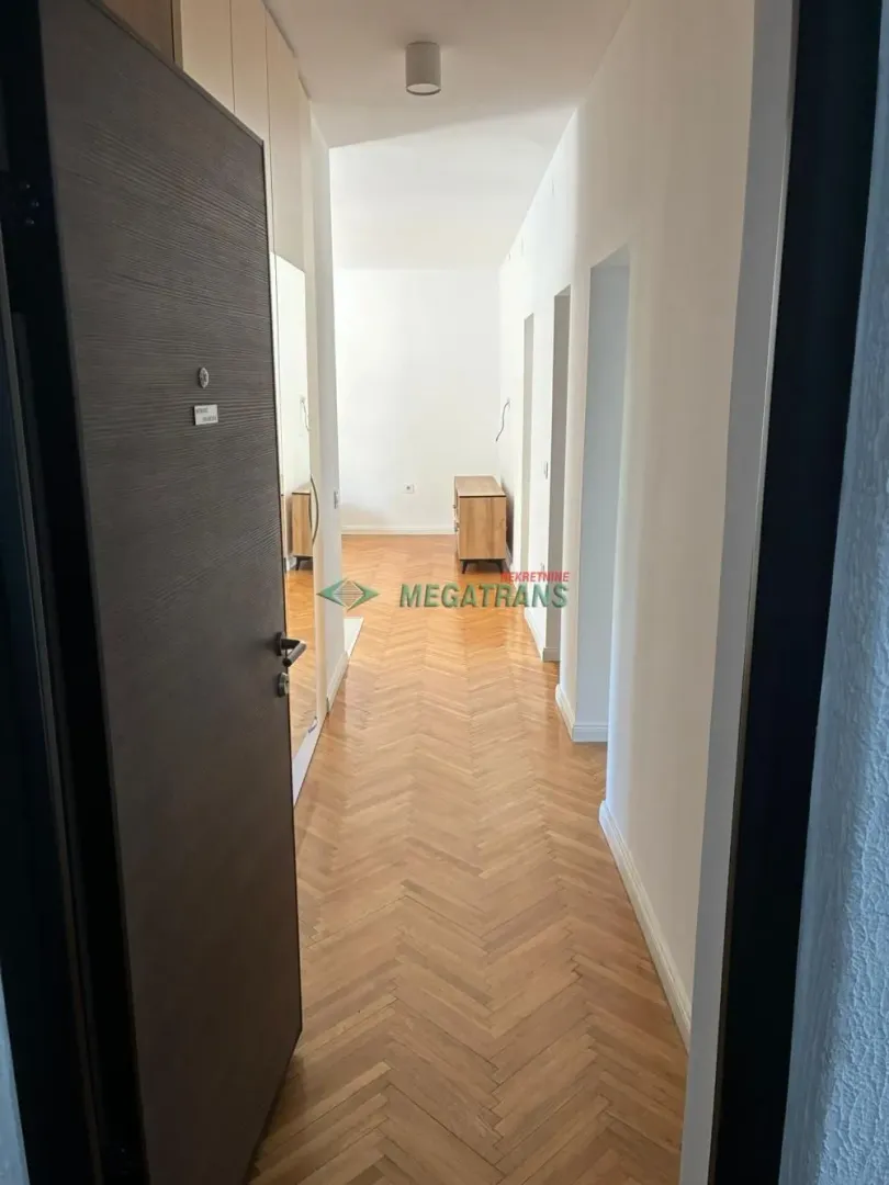 Izdavanje, trosoban stan, 74m², Centar, Novi Sad