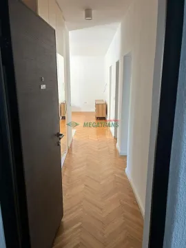 Izdavanje, trosoban stan, 74m², Centar, Novi Sad - image 12