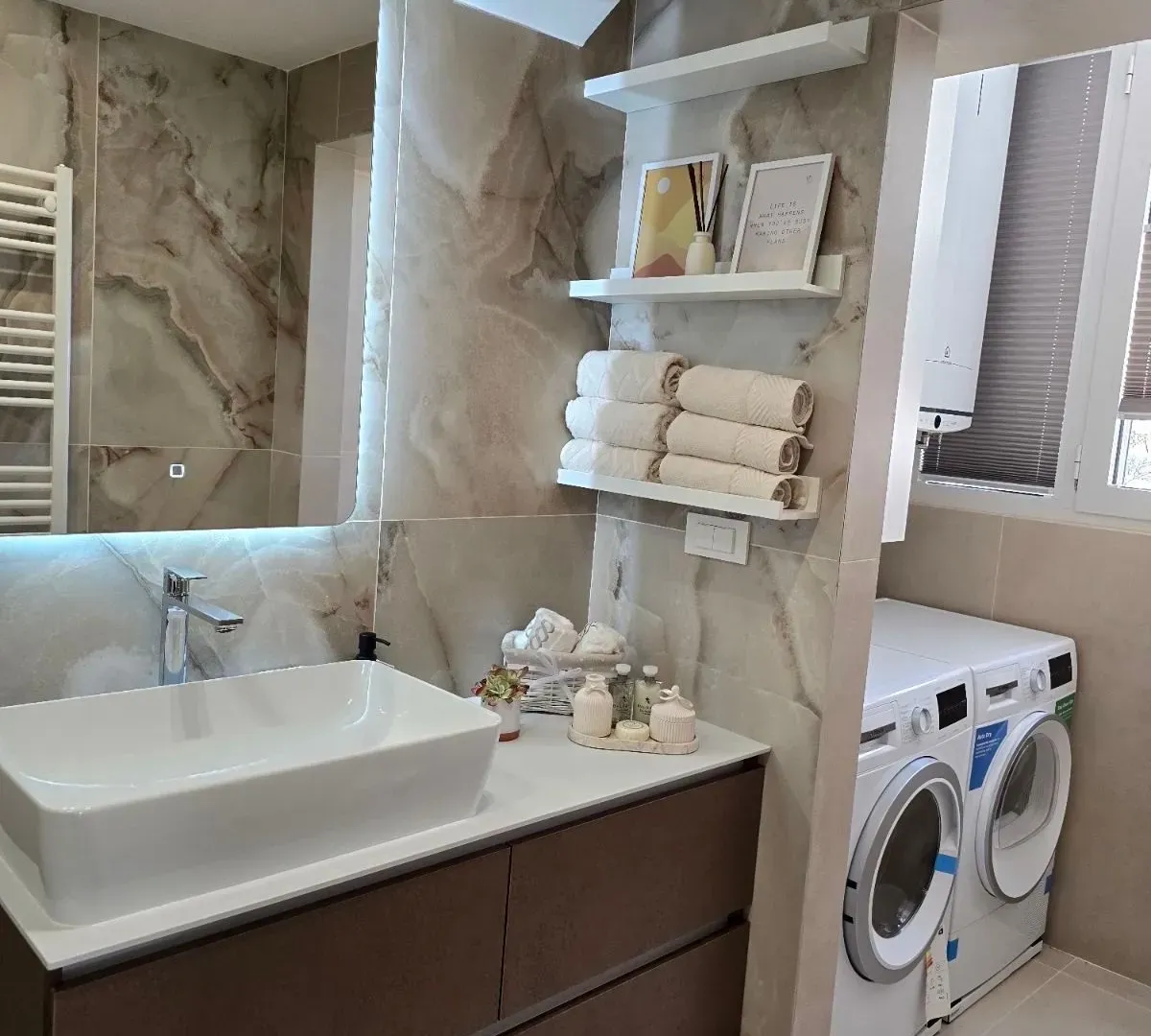Prodaja, dvosoban stan, 67m², Centar, Tivat