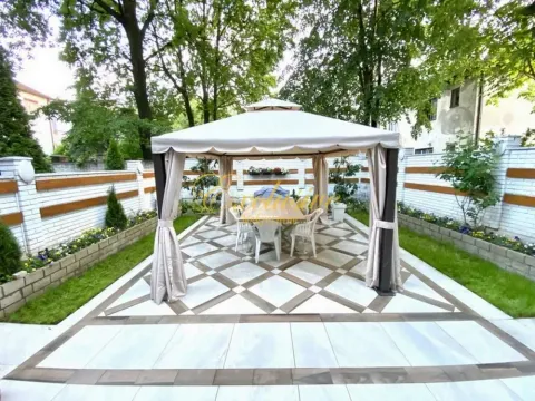 Sale, house, 365m², Čukarica, Beograd - image 13