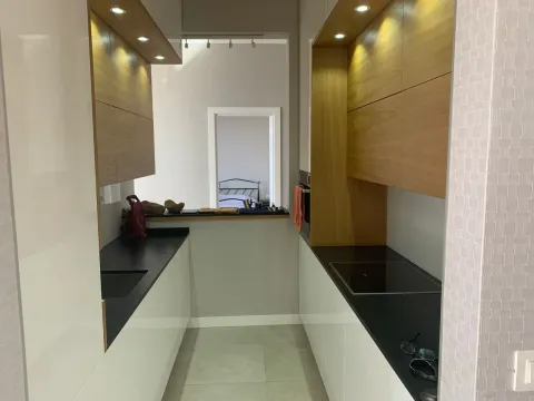 Izdavanje, trosoban stan, 129m², Tivat, Crna Gora - image 4