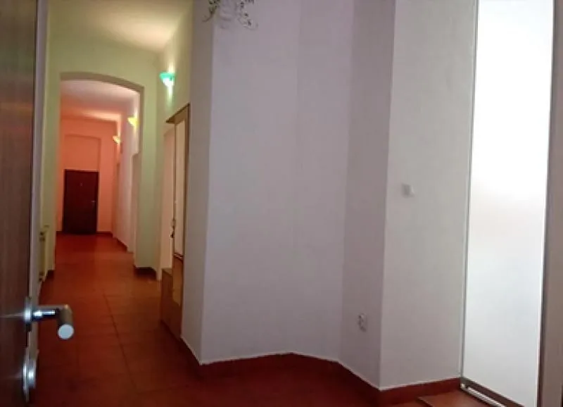 Rent, office space, 90m², Cvetni Trg, Vračar Sve Podlokacije