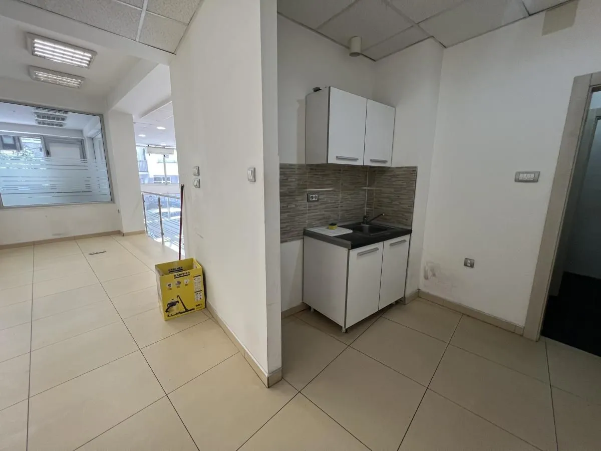 Rent, office space, 198m², Grbavica, Novi Sad Sve Podlokacije
