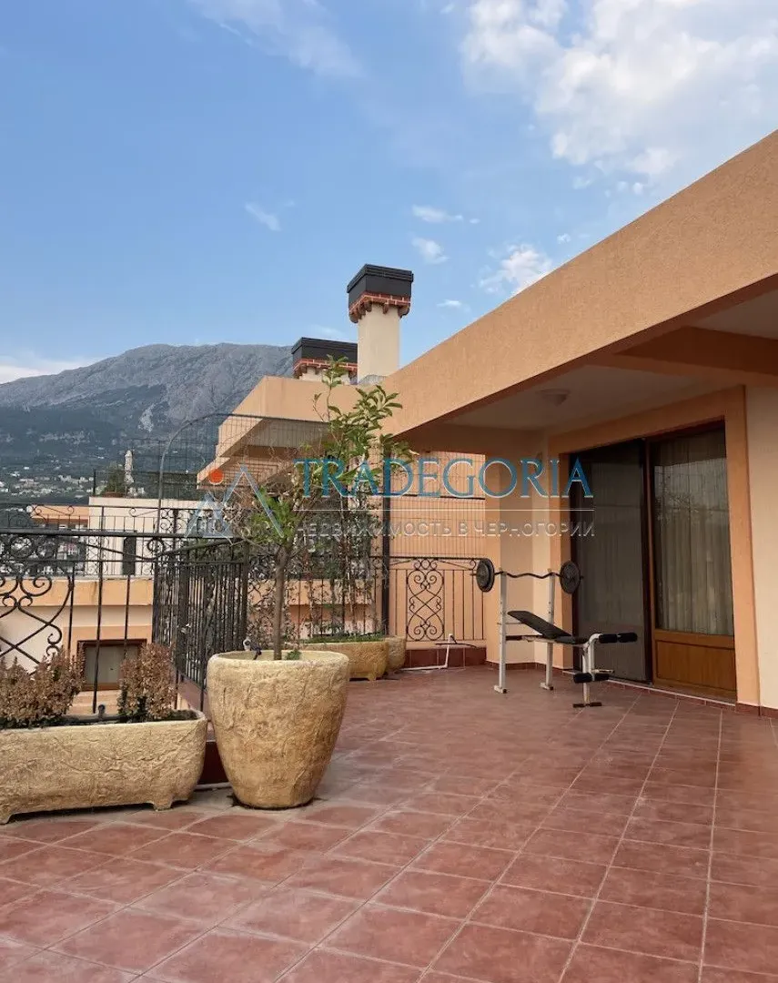 Prodaja, četvorosoban stan, 222m², Dobra Voda, Bar