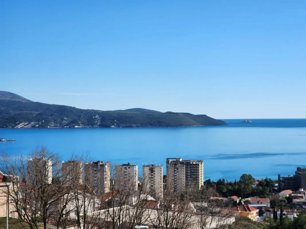Prodaja, trosoban stan, 120m², Gomila, Herceg Novi
