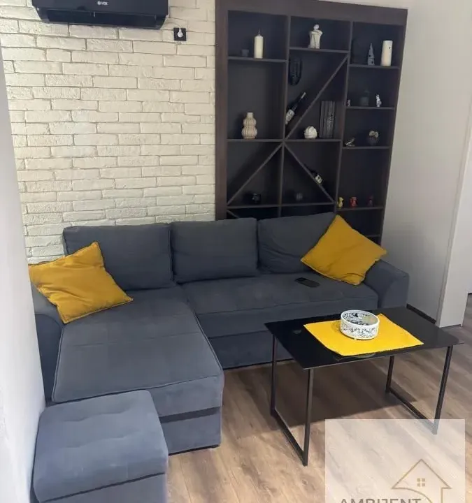 Izdavanje, jednosoban stan, 35m², Savski Venac, Beograd