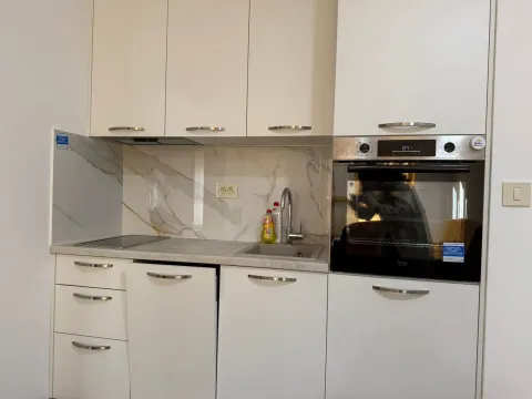 Izdavanje, jednosoban stan, 42m², Centar, Budva - image 3