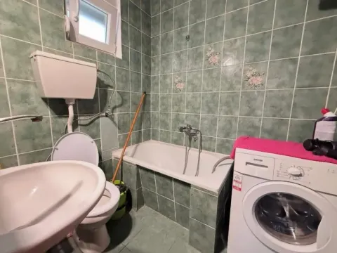 Izdavanje, kuća, 105m², Tološi, Podgorica - image 10