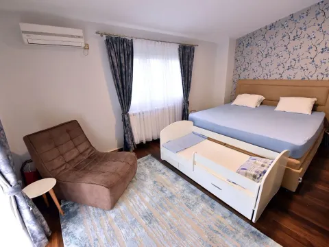 Rent, house, 176m², Rogami, Podgorica - image 5