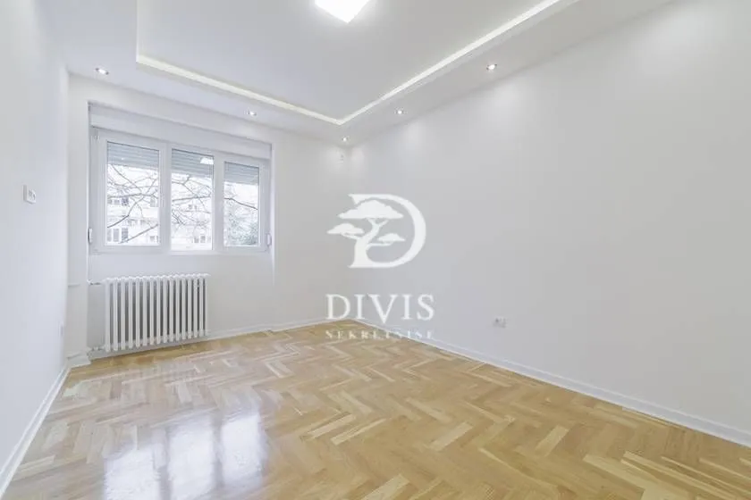 Sale, four bedroom apartment, 80m², Vračar Sve Podlokacije, Beograd