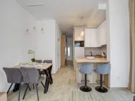 Izdavanje, dvosoban stan, 55m², Bečići, Budva - image 2