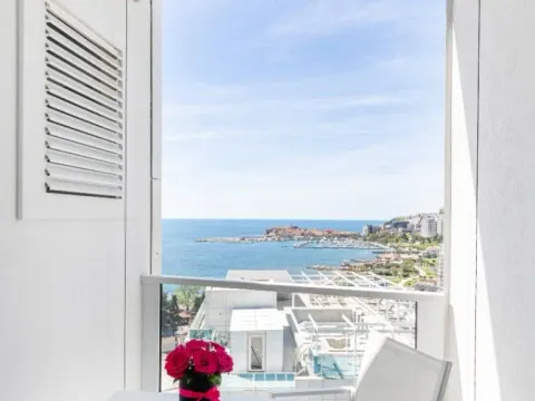 Rent, apartment, 77m², Centar, Budva