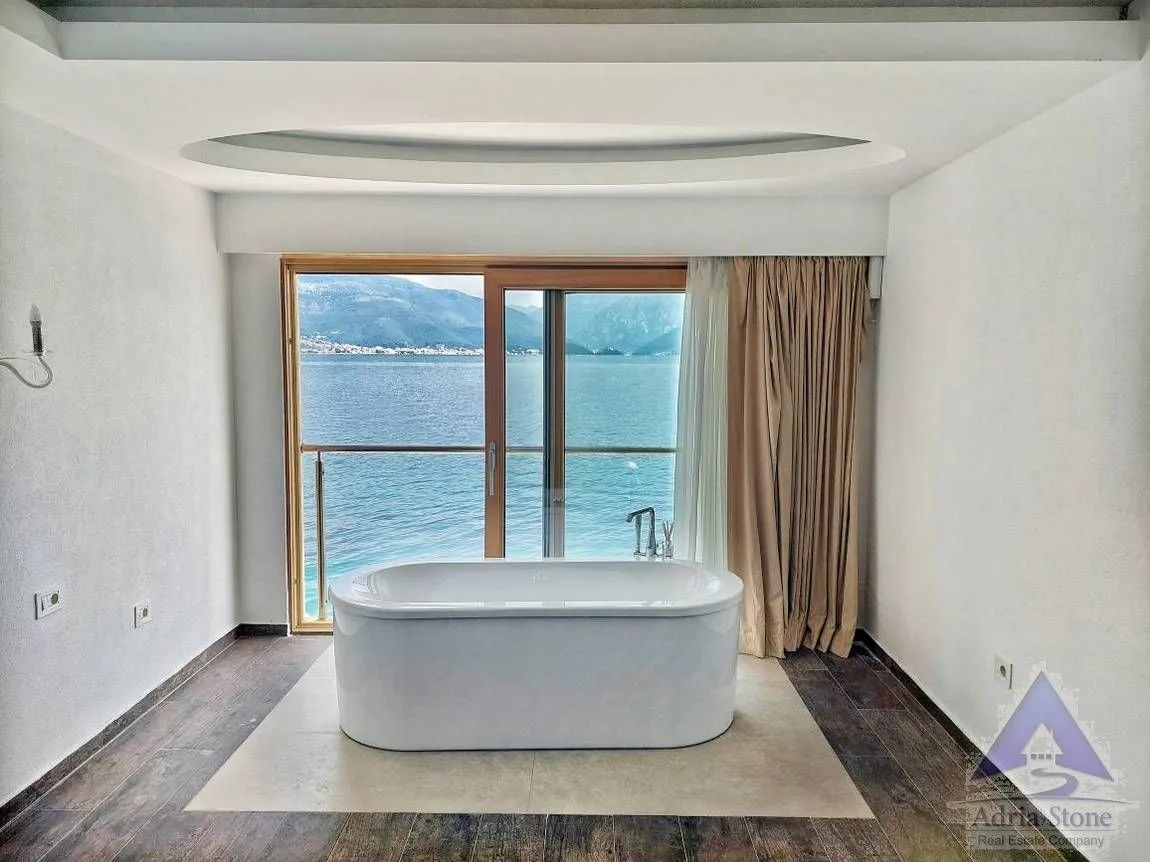 Prodaja, kuća, 300m², Krašići, Tivat