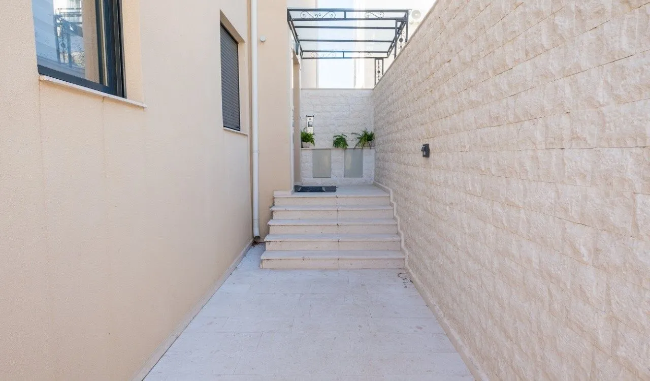 Prodaja, dvosoban stan, 63m², Pod Kuk, Tivat
