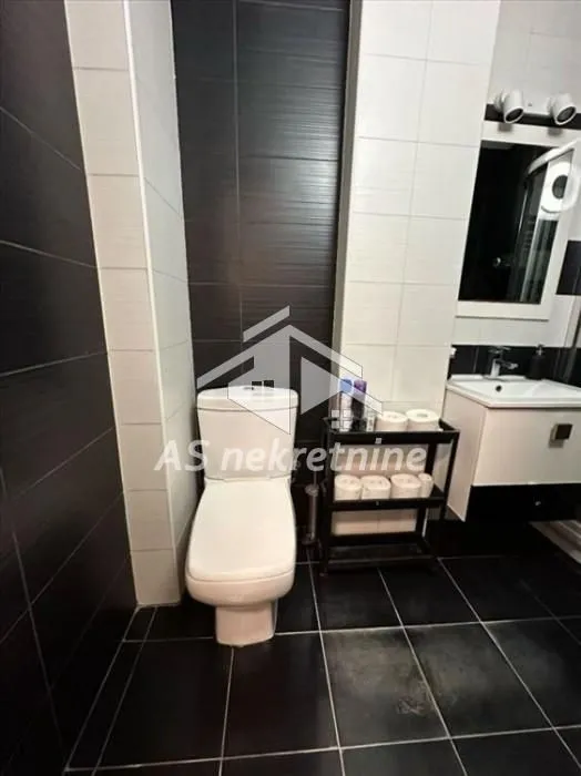 Izdavanje, dvosoban stan, 63m², Sarajevska, Beograd