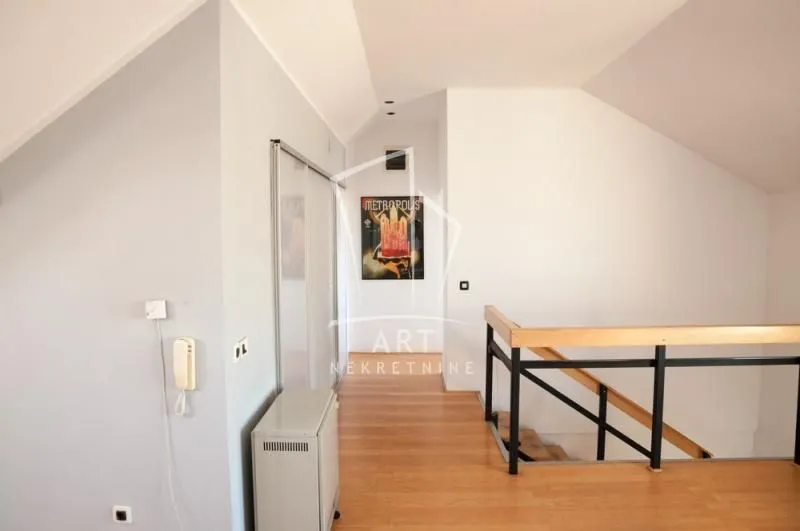 Prodaja, trosoban stan, 104m², Vračar Hram, Vračar Sve Podlokacije