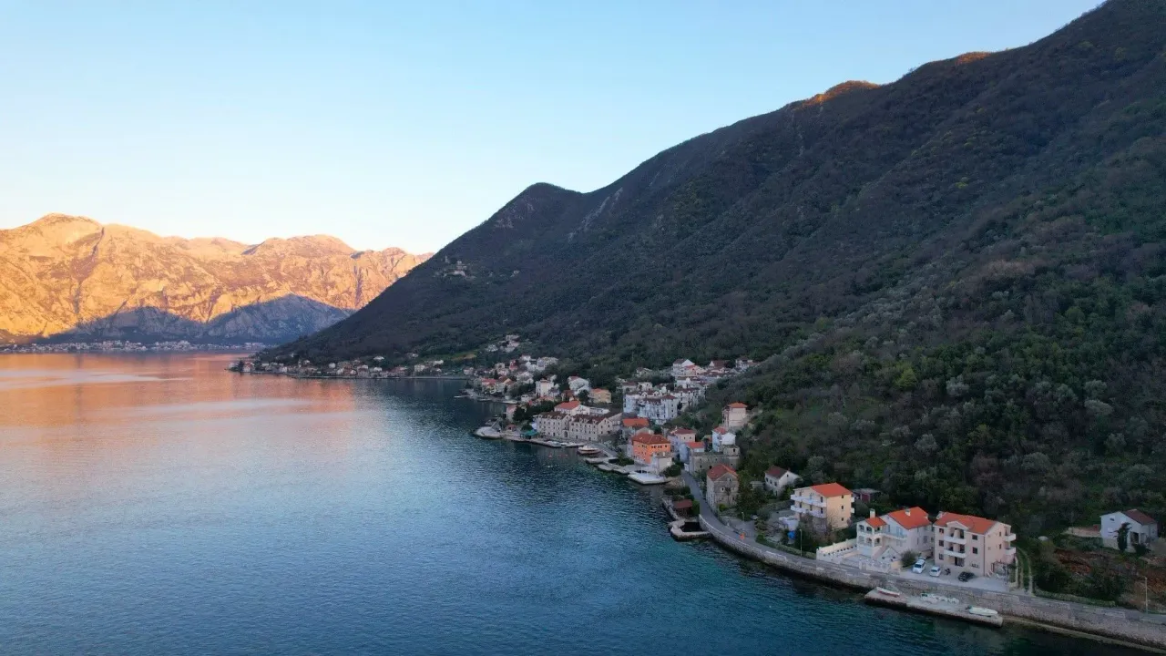 Sale, land lot, 19000m², Stoliv, Kotor