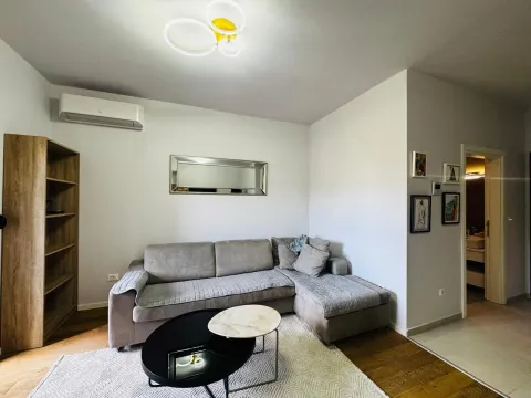 Rent, one bedroom apartment, 35m², Centar, Podgorica - image 8