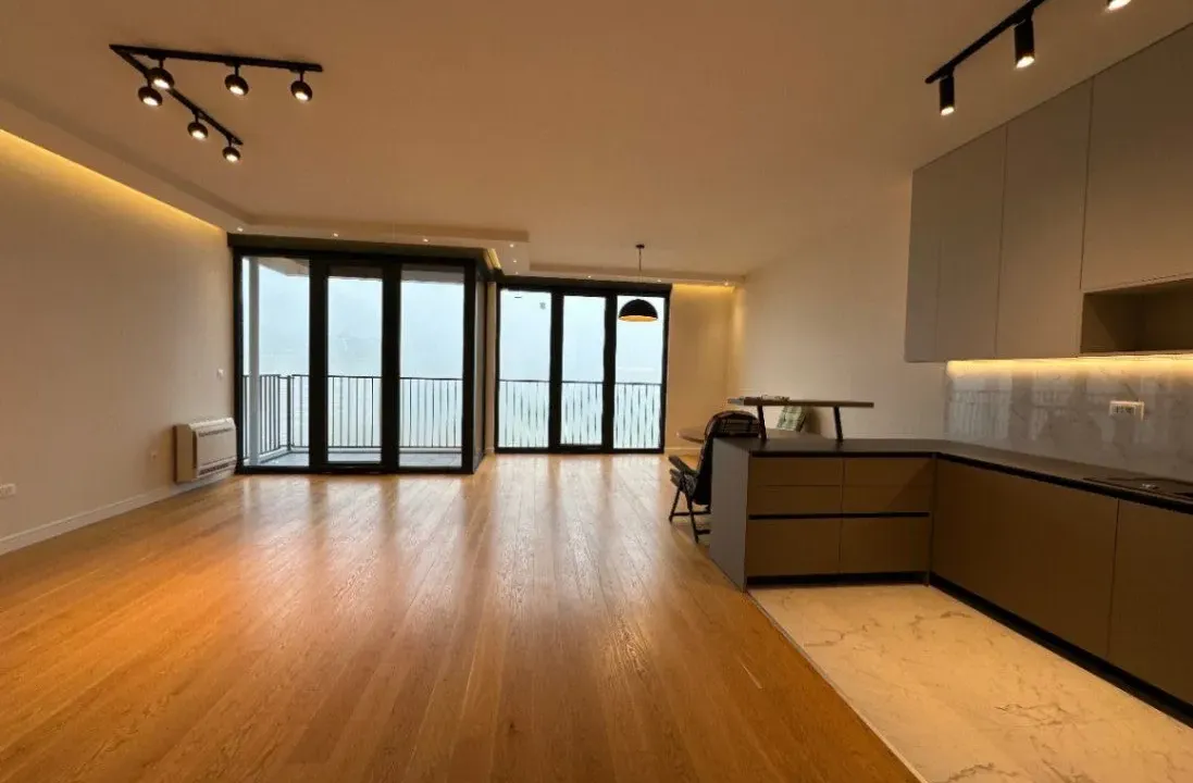 Prodaja, trosoban stan, 130m², Preko Morače, Podgorica