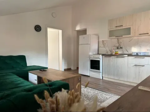 Rent, one bedroom apartment, 44m², Centar, Budva - image 2