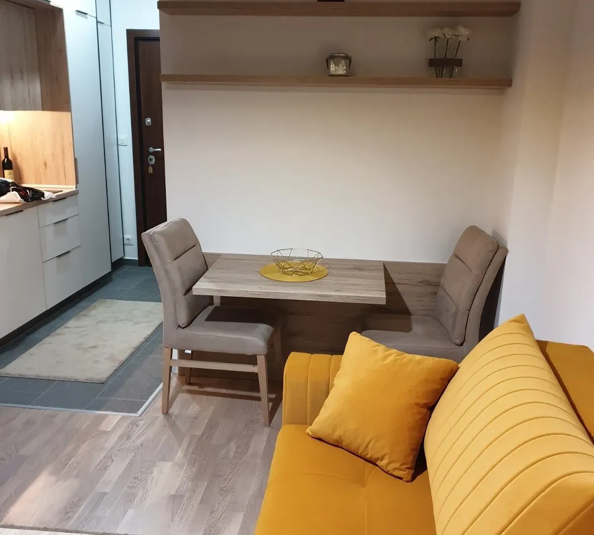 Izdavanje, garsonjera, 25m², Pod Kuk, Tivat